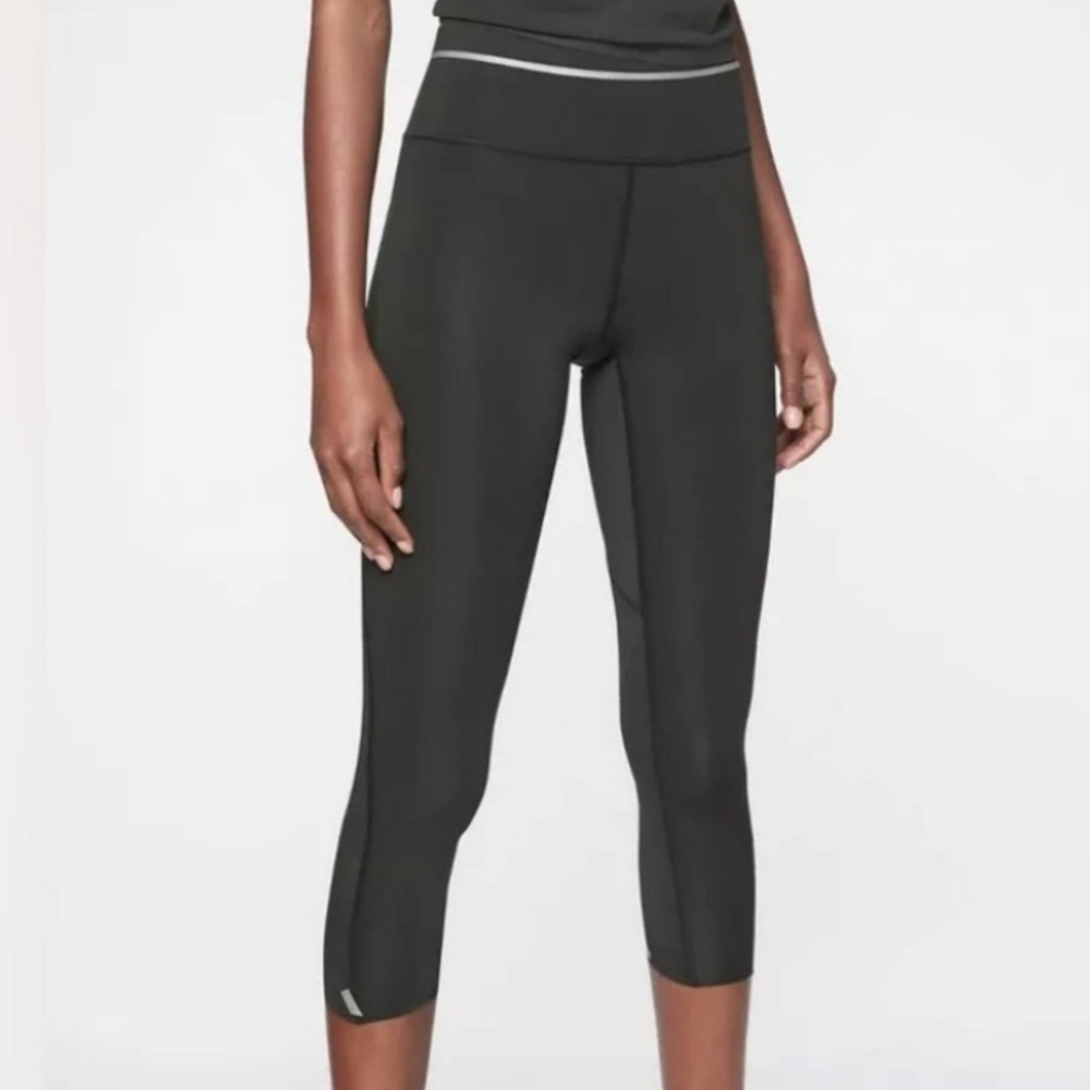 Athleta Sonic Reflective Cropped Black Leggings Women's Size Medium